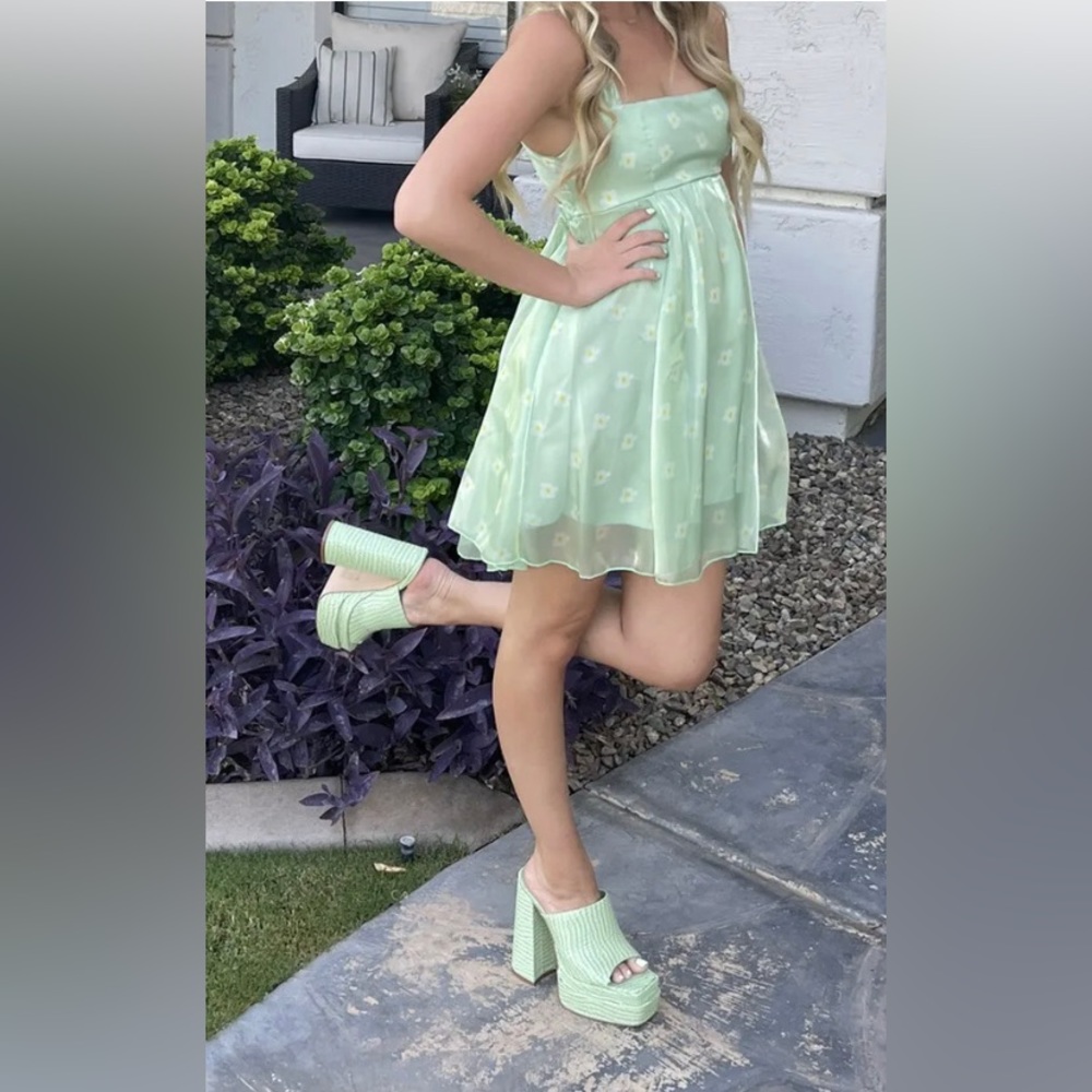 Daisy Street Exclusive platform mule sandals in sage green croc 7.5 ASOS MINT
